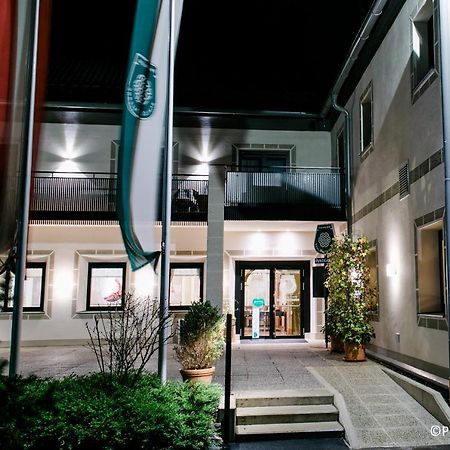 Schlosstaverne Thannhausen Weiz Buitenkant foto